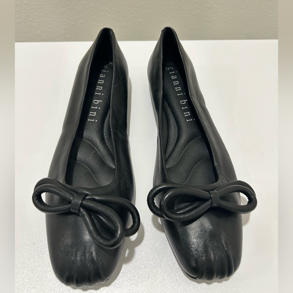 Gianni Bini Black Leather Bow Ballet Flats
